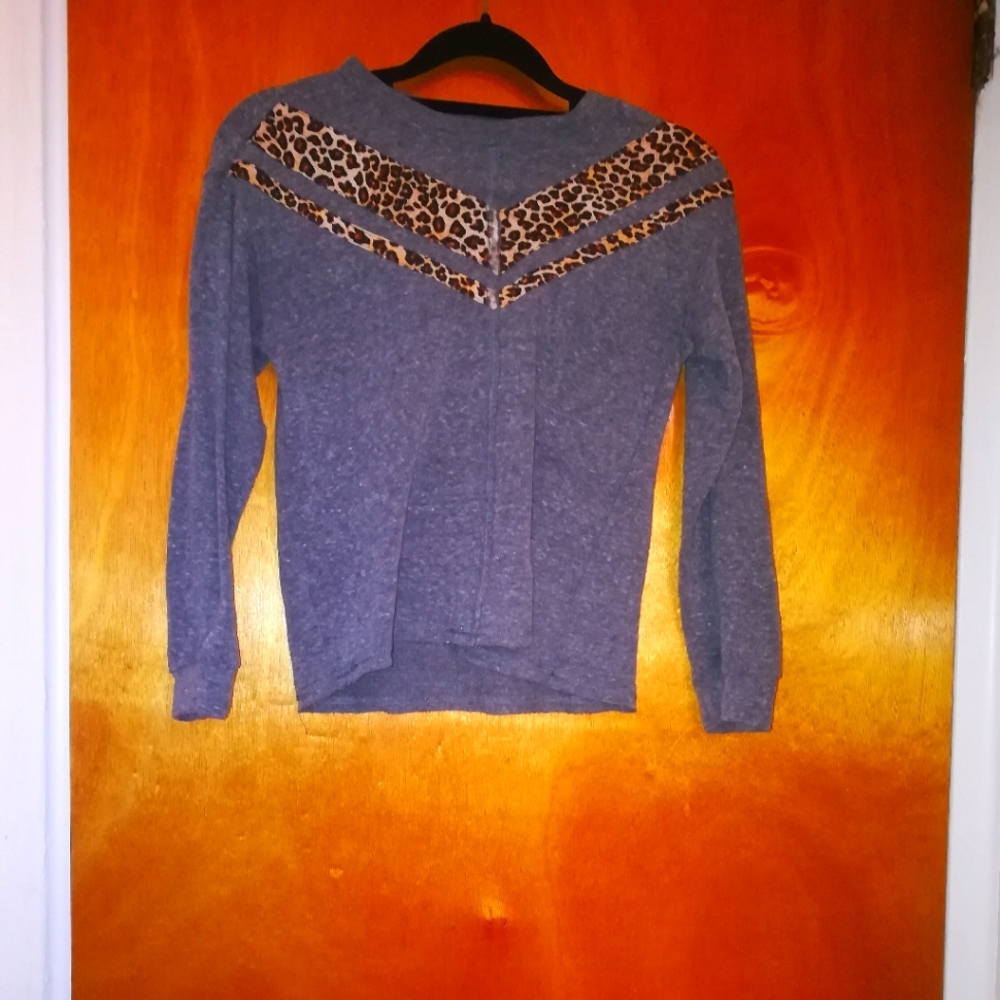 Ten sixty Sherman girls grey and cheetah shirt size M